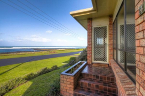 Swimmers' Rest - uninterrupted panoramic ocean views